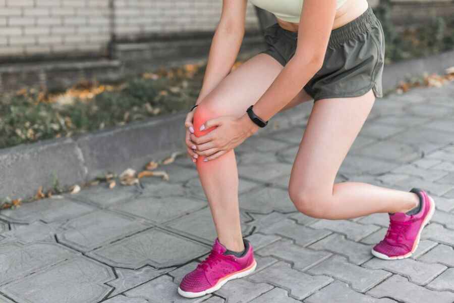 Managing Sharp Stabbing Pain in Knee that Comes and Goes | 2024