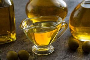 Using Castor Oil for Knee Pain Best Guide 2024 - PainSpectrum